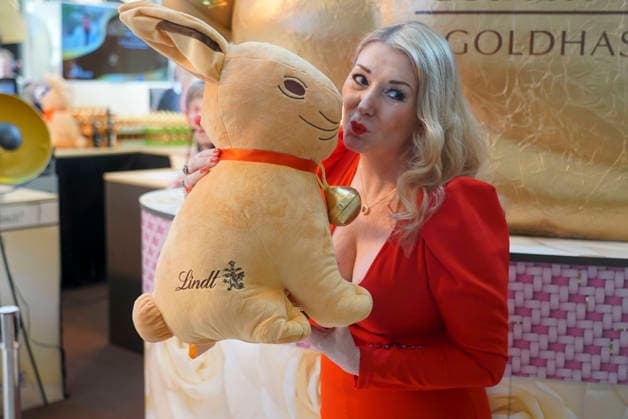 cntv Sandra Quadflieg zu Gast bei der Lind Goldhasen Oster Charity und Feier 20 Jahre Europa Passage Donnerstag 19.03.2026 in Hamburg Hamburg Germany
