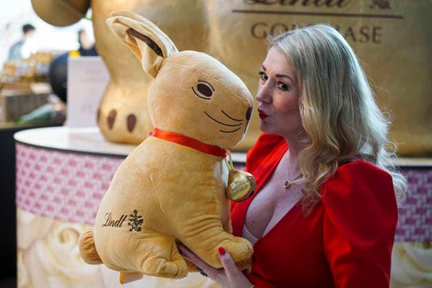 cntv Sandra Quadflieg zu Gast bei der Lind Goldhasen Oster Charity und Feier 20 Jahre Europa Passage Donnerstag 19.03.2026 in Hamburg Hamburg Germany