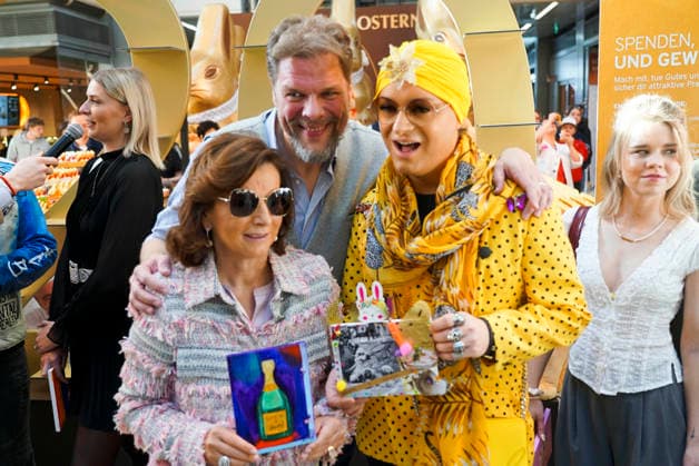 cntv Claudia Obert Tetje Mierendorf Julian F.M. Stoeckel zu Gast bei der Lind Goldhasen Oster Charity und Feier 20 Jahre Europa Passage Donnerstag 19.03.2026 in Hamburg Hamburg Germany