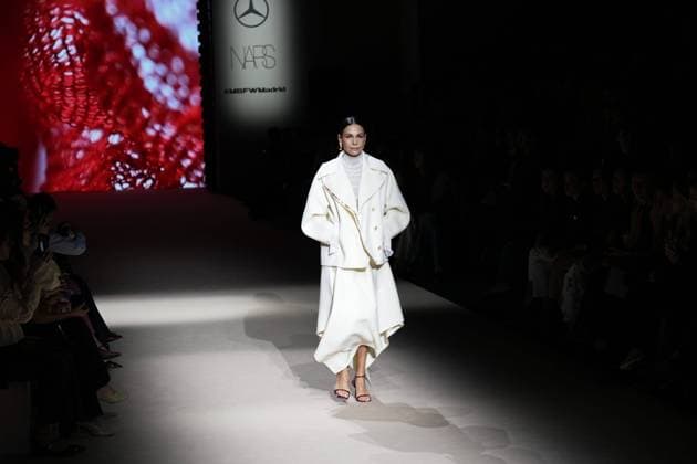 A model wears at collection runway a creation from Simorra during Pasarela Cibeles Mercedes-Benz Fashion Week Madrid 2026 in Madrid, on Friday, 20 March 2026. Cordon Press 