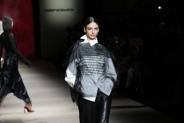 A model wears at collection runway a creation from Simorra during Pasarela Cibeles Mercedes-Benz Fashion Week Madrid 2026 in Madrid, on Friday, 20 March 2026. Cordon Press 