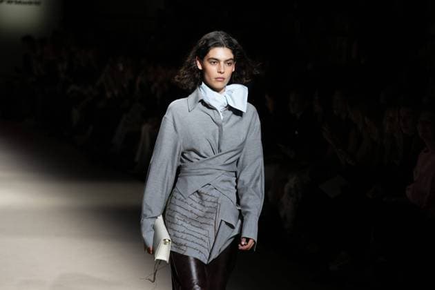 A model wears at collection runway a creation from Simorra during Pasarela Cibeles Mercedes-Benz Fashion Week Madrid 2026 in Madrid, on Friday, 20 March 2026. Cordon Press 