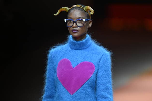 Mercedes Benz Moda Haftasi Madrid MADRID, SPAIN - MARCH 20: A model presents a creation from Agatha Ruiz de la Prada’s Fall Winter 2026 collection during Mercedes-Benz Fashion Week Madrid at IFEMA in Madrid, Spain on March 20, 2026. Burak Akbulut Anadolu Madrid Spain. Editorial use only. Please get in touch for any other usage.  Copyright: x2026xAnadoluxBurakxAkbulutx
