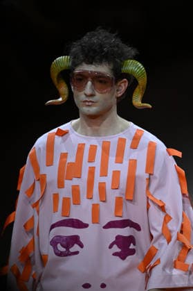 Mercedes Benz Moda Haftasi Madrid MADRID, SPAIN - MARCH 20: A model presents a creation from Agatha Ruiz de la Prada’s Fall Winter 2026 collection during Mercedes-Benz Fashion Week Madrid at IFEMA in Madrid, Spain on March 20, 2026. Burak Akbulut Anadolu Madrid Spain. Editorial use only. Please get in touch for any other usage.  Copyright: x2026xAnadoluxBurakxAkbulutx