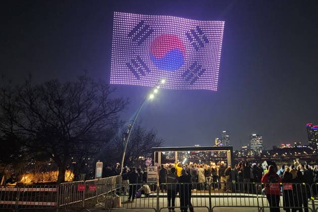 SOUTH KOREA, SEOUL - MARCH 20, 2026: A drone show ahead of a concert by the South Korean boy band BTS Seoul South Korea  - ZUMAt113 20260320_zaa_t113_421 Copyright: xIgorxIvanovx