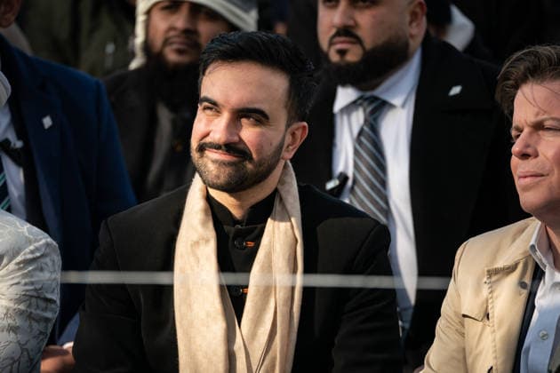 News Bilder des Tages March 20, 2026, New York, New York, USA: New York City Mayor Zohran Mamdani smiles during prayer. New York USA  - ZUMAf193 20260320_znp_f193_002 Copyright: xDerekxFrenchx