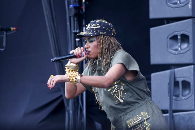 Rapper Stefanie s show debuts at Lollapalooza Brazil at the Interlagos racetrack in Sao Paulo. Sao Paulo (SP), 03 20 2026 Lollapalooza Brazil Show Stefanie The rapper from Sao Paulo, Stefanie, performed this Friday (20) at the Lollapalooza Brazil festival, held at the Interlagos racetrack. The artist made her debut at the event and brought to the stage a show marked by the strength of national rap and the presence of guests and a live band. (Foto: Leco Viana Thenews2 imago images) Rapper Stefanie s show debuts at Lollapalooza Brazil at the Interlagos racetrack in Sao Paulo.  Copyright: xLecoxVianax