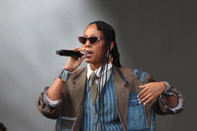 SaO PAULO, SP - 20.03.2026: LOLLAPALOOZA BRASIL 2026 - Singer Negra Li takes to the Budweiser stage early this Friday afternoon (20), the first day of Lollapalooza 2026, at the Interlagos racetrack, south of Sao Paulo. The festival brings together national and international acts in yet another edition in the capital of Sao Paulo. x2908238x  AngÃ licaxAlves
