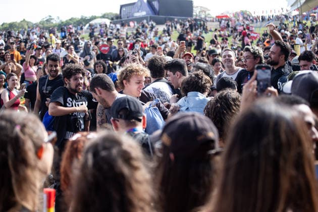 SaO PAULO, SP - 20.03.2026: LOLLAPALOOZA BRASIL 2026 - Audience at the show of the Brazilian band Scalene on the afternoon of this Friday (20), first day of the Lollapalooza festival, held at the Interlagos racetrack in Sao Paulo, SP. x2908260x  RodileixMorais