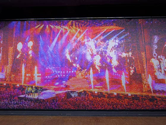 PIXEL OF ROCK Fotomosaik Insgesamt 150.000 Bildkacheln mit 20 Meter Breite und 5 Meter Höhe das weltgrößte Konzert-Fotomosaik Copyright: xBerndxGüntherx