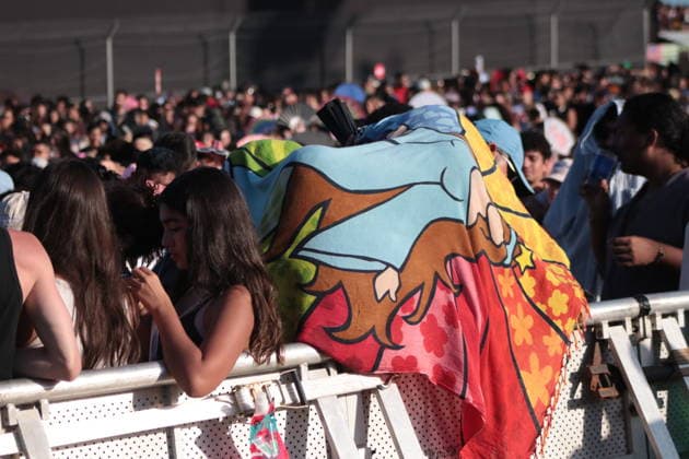 SaO PAULO, SP - 20.03.2026: LOLLAPALOOZA BRASIL 2026 - Audience at the Budweiser stage at the end of the afternoon this Friday (20), first day of Lollapalooza 2026, at the Interlagos racetrack, south of Sao Paulo. The festival brings together national and international acts in yet another edition in the capital of Sao Paulo. x2908442x  AngÃ licaxAlves