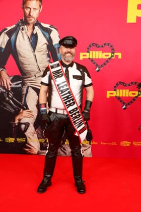 Stefan Rixdorf, Miste Leather Berlin 2025, bei der Deutschlandpremiere von PILLION im Kino International in Berlin am 20.3.2026