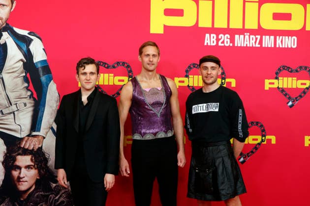 Harry Melling, Alexander Skarsgard und Regisseur Harry Lighton bei der Deutschlandpremiere von PILLION im Kino International in Berlin am 20.3.2026