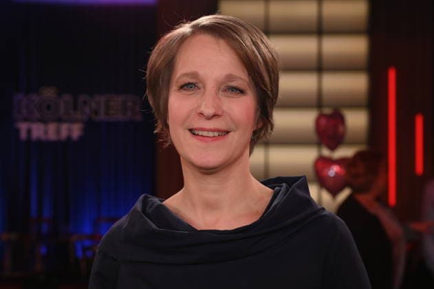 Autorin Barbara Pachl-Eberhart, die ihre Familie durch einen Autounfall verlor und den Verlust in einem Buch Vier minus drei aufgearbeitet hat das jetzt verfilmt wird zu Gast in der WDR Talkshow Kölner Treff