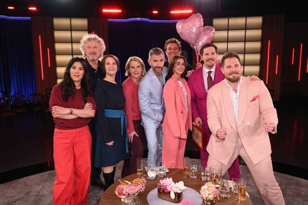 Wissenschaftsjournalistin Mai Thi Nguyen-Kim, Musiker Wolfgang Niedecken, Autorin Barbara Pachl Eberhart, Susan Link und Micky Beisenherz, Opernsänger Jonas Kaufmann, Sängerin Sarah Engels und Dennis und Benni Wolter, l-r, zu Gast in der WDR Talkshow Kölner Treff