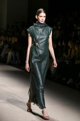Simorra - Mercedes-Benz Fashion Week Madrid - 20 Mar 2026 A model walks the runway wearing a design by Simorra during the Mercedes-Benz Fashion Week de Madrid in IFEMA. Madrid Spain Copyright: xAtilanoxGarciax xSOPAxImagesx photos09530