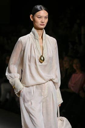 Simorra - Mercedes-Benz Fashion Week Madrid - 20 Mar 2026 A model walks the runway wearing a design by Simorra during the Mercedes-Benz Fashion Week de Madrid in IFEMA. Madrid Spain Copyright: xAtilanoxGarciax xSOPAxImagesx photos09491