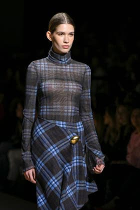 Simorra - Mercedes-Benz Fashion Week Madrid - 20 Mar 2026 A model walks the runway wearing a design by Simorra during the Mercedes-Benz Fashion Week de Madrid in IFEMA. Madrid Spain Copyright: xAtilanoxGarciax xSOPAxImagesx photos09497