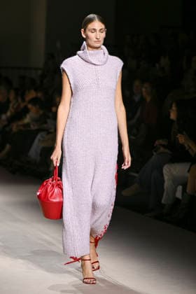 Simorra - Mercedes-Benz Fashion Week Madrid - 20 Mar 2026 A model walks the runway wearing a design by Simorra during the Mercedes-Benz Fashion Week de Madrid in IFEMA. Madrid Spain Copyright: xAtilanoxGarciax xSOPAxImagesx photos09504