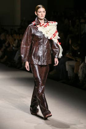 Simorra - Mercedes-Benz Fashion Week Madrid - 20 Mar 2026 A model walks the runway wearing a design by Simorra during the Mercedes-Benz Fashion Week de Madrid in IFEMA. Madrid Spain Copyright: xAtilanoxGarciax xSOPAxImagesx photos09519
