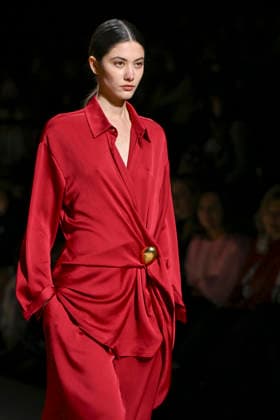 Simorra - Mercedes-Benz Fashion Week Madrid - 20 Mar 2026 A model walks the runway wearing a design by Simorra during the Mercedes-Benz Fashion Week de Madrid in IFEMA. Madrid Spain Copyright: xAtilanoxGarciax xSOPAxImagesx photos09533