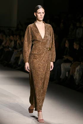 Simorra - Mercedes-Benz Fashion Week Madrid - 20 Mar 2026 A model walks the runway wearing a design by Simorra during the Mercedes-Benz Fashion Week de Madrid in IFEMA. Madrid Spain Copyright: xAtilanoxGarciax xSOPAxImagesx photos09488
