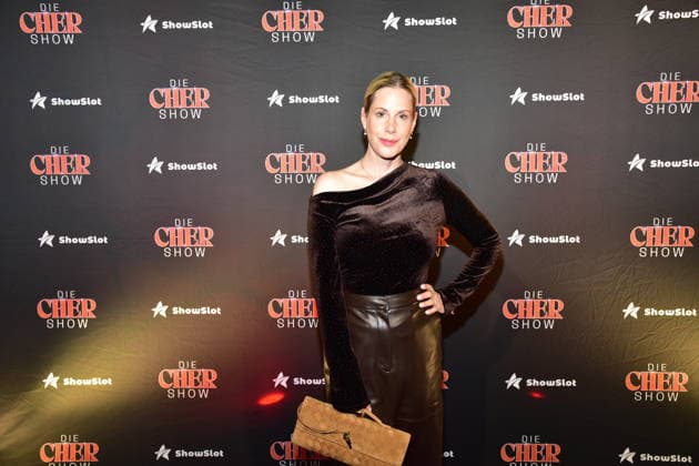 Cher musIcal Berlin Premiere Anika Decker Ankunft Blauer Teppich zum neuen Mucical von und über US Popstar Cher im BlueMax Theatere Berlin am 20.03.2026