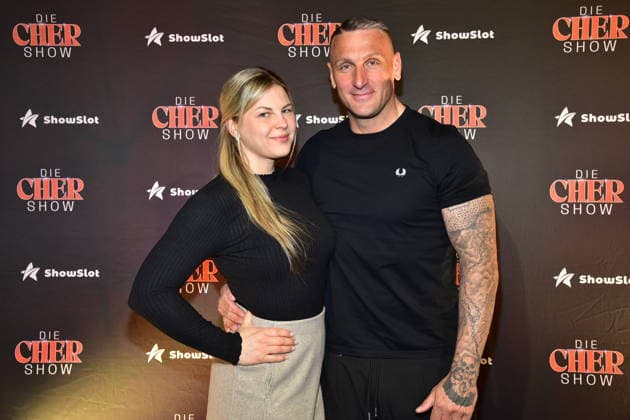 Cher musIcal Berlin Premiere Chantal Laupert und Kevin Kuske Ankunft Blauer Teppich zum neuen Mucical von und über US Popstar Cher im BlueMax Theatere Berlin am 20.03.2026