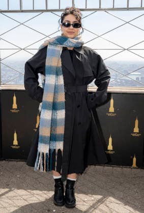 March 20, 2026, New York, Ny, United States: Alessia Cara visits the Empire State Building in celebration of her new album, Love Or Lack Thereof. Held at Empire State Building in New York. Zuma Press March 20, 2026. New York United States - ZUMAp281 20260320_zea_p281_009 Copyright: xPhotoxImagexPressx