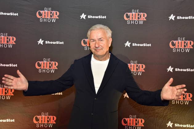 Cher musIcal Berlin Premiere Klaus Wowereit Ankunft Blauer Teppich zum neuen Mucical von und über US Popstar Cher im BlueMax Theatere Berlin am 20.03.2026