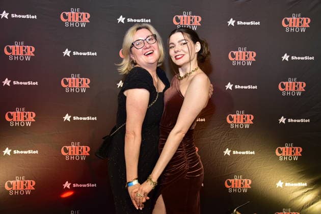 Cher musIcal Berlin Premiere Klaudia Giez, mit ihrer Mutter Anna Makosch Ankunft Blauer Teppich zum neuen Mucical von und über US Popstar Cher im BlueMax Theatere Berlin am 20.03.2026