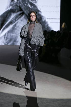 Malne - Mercedes-Benz Fashion Week Madrid - 20 Mar 2026 A model walks the runway wearing a design by Malne during the Mercedes-Benz Fashion Week de Madrid in IFEMA. Madrid Spain Copyright: xAtilanoxGarciax xSOPAxImagesx photos09805