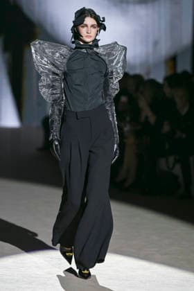 Malne - Mercedes-Benz Fashion Week Madrid - 20 Mar 2026 A model walks the runway wearing a design by Malne during the Mercedes-Benz Fashion Week de Madrid in IFEMA. Madrid Spain Copyright: xAtilanoxGarciax xSOPAxImagesx photos09809