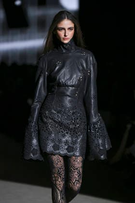 Malne - Mercedes-Benz Fashion Week Madrid - 20 Mar 2026 A model walks the runway wearing a design by Malne during the Mercedes-Benz Fashion Week de Madrid in IFEMA. Madrid Spain Copyright: xAtilanoxGarciax xSOPAxImagesx photos09800