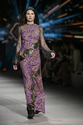 Custo - Mercedes-Benz Fashion Week Madrid - 20 Mar 2026 A model walks the runway wearing a design by Custo during the Mercedes-Benz Fashion Week de Madrid in IFEMA. Madrid Spain Copyright: xAtilanoxGarciax xSOPAxImagesx photos09749
