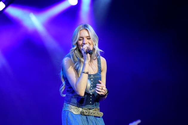 NASHVILLE, TENNESSEE -MARCH 20: MacKenzie Carpenter performs at the Big Machine Label Group lunch and performance during CRS 2026 at Omni Nashville Hotel on March 20, 2026 in Nashville, Tennessee. Credit: AdMedia. USA - ZUMAa123 20260320_zaa_a123_253 Copyright: xMickeyxBernalx