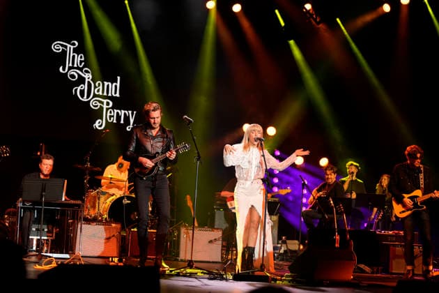 NASHVILLE, TENNESSEE - March 20: Johnny Costello and Kimberly Perry of The Band Perry performs at the Big Machine Label Group lunch and performance during CRS 2026 at Omni Nashville Hotel on March 20, 2026 in Nashville, Tennessee. Credit: AdMedia. USA - ZUMAa123 20260320_zaa_a123_261 Copyright: xMickeyxBernalx