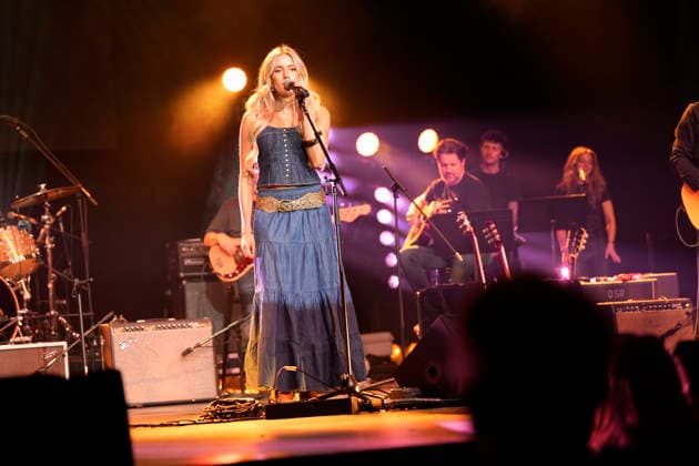 NASHVILLE, TENNESSEE -MARCH 20: MacKenzie Carpenter performs at the Big Machine Label Group lunch and performance during CRS 2026 at Omni Nashville Hotel on March 20, 2026 in Nashville, Tennessee. Credit: AdMedia. USA - ZUMAa123 20260320_zaa_a123_267 Copyright: xMickeyxBernalx