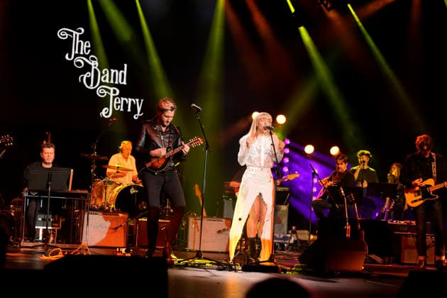 NASHVILLE, TENNESSEE - March 20: Johnny Costello and Kimberly Perry of The Band Perry performs at the Big Machine Label Group lunch and performance during CRS 2026 at Omni Nashville Hotel on March 20, 2026 in Nashville, Tennessee. Credit: AdMedia. USA - ZUMAa123 20260320_zaa_a123_288 Copyright: xMickeyxBernalx