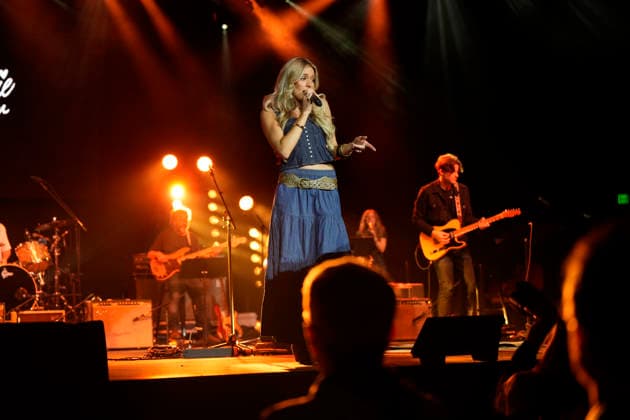 NASHVILLE, TENNESSEE -MARCH 20: MacKenzie Carpenter performs at the Big Machine Label Group lunch and performance during CRS 2026 at Omni Nashville Hotel on March 20, 2026 in Nashville, Tennessee. Credit: AdMedia. USA - ZUMAa123 20260320_zaa_a123_305 Copyright: xMickeyxBernalx