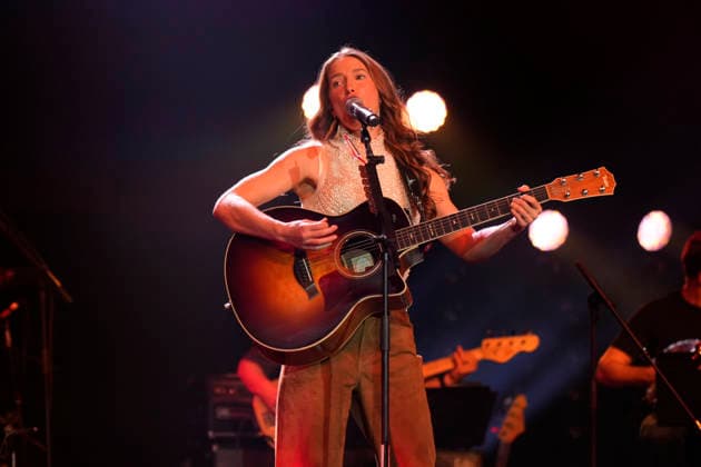 NASHVILLE, TENNESSEE -MARCH 20: Caroline Jones performs at the Big Machine Label Group lunch and performance during CRS 2026 at Omni Nashville Hotel on March 20, 2026 in Nashville, Tennessee. Credit: AdMedia. USA - ZUMAa123 20260320_zaa_a123_312 Copyright: xMickeyxBernalx