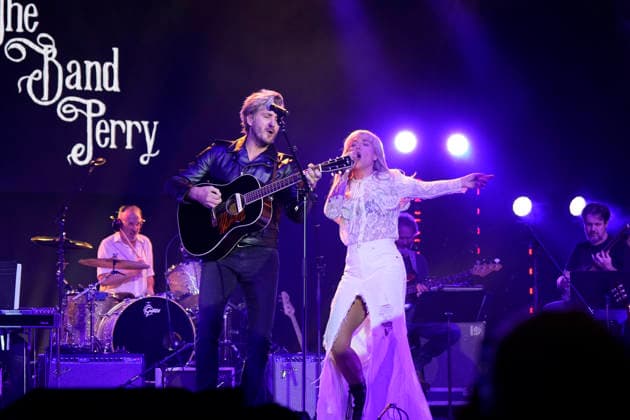 NASHVILLE, TENNESSEE - March 20: Johnny Costello and Kimberly Perry of The Band Perry performs at the Big Machine Label Group lunch and performance during CRS 2026 at Omni Nashville Hotel on March 20, 2026 in Nashville, Tennessee. Credit: AdMedia. USA - ZUMAa123 20260320_zaa_a123_332 Copyright: xMickeyxBernalx
