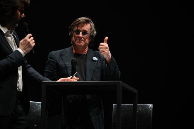 Concert Sentinelles d un soir at Salle Pleyel in Paris Thomas Dutronc, Sentinelles d un soir - Concert solidaire performs at the Salle Pleyel in Paris, France on March 20, 2026. Photo by Christophe Meng ABACAPRESS.COM  Copyright: xMengxChristophe ABACAx