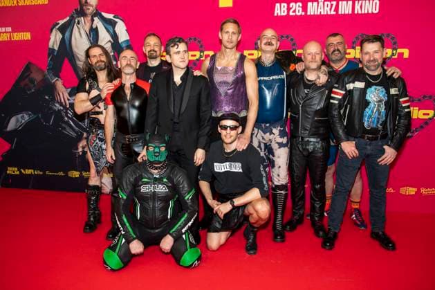 abb Harry Melling, Harry Lighton, Alexander Skarsgard und Gay Bikers Motorcycle Club London zu Gast auf der Film Premiere von Pillion, im Kino International am 20.03.2026 in Berlin Berlin Deutschland