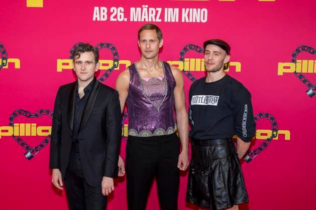 abb Harry Melling, Alexander Skarsgard und Harry Lighton zu Gast auf der Film Premiere von Pillion, im Kino International am 20.03.2026 in Berlin Berlin Deutschland