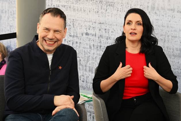 Leipziger Buchmesse, Book Fair Leipzig, Sachsen - vom 19.03. bis 22.03.2026. Zweiter Messetag. Bestseller Autor Sebastian Fitzek und Autorin Annika Strauss, REM Horror-Thriller