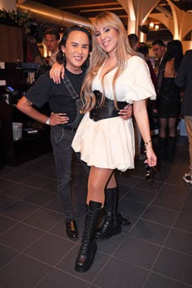 Jeldos Stecker, Annemarie Eilfeld bei der ERIC SINDERMANN IKONE FASHION SHOW im Hofbräu Wirtshaus in Berlin am 20.03.2026