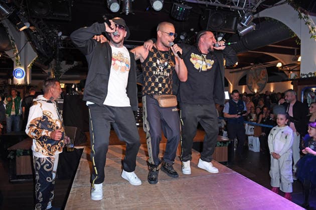 Eric Sindermann, Die Bierbrudis bei der ERIC SINDERMANN IKONE FASHION SHOW im Hofbräu Wirtshaus in Berlin am 20.03.2026