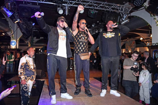 Eric Sindermann, Die Bierbrudis bei der ERIC SINDERMANN IKONE FASHION SHOW im Hofbräu Wirtshaus in Berlin am 20.03.2026