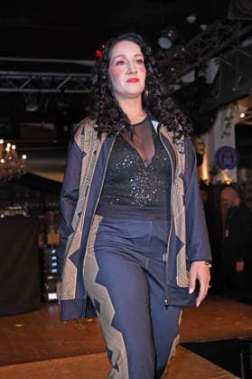 Denise Kosek (Schwester von Mesut Özil) bei der ERIC SINDERMANN IKONE FASHION SHOW im Hofbräu Wirtshaus in Berlin am 20.03.2026